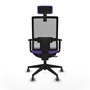 Silla de oficina Horna con mecanismo Sincro/Traslack tapizada con Tela color Lila y malla color Gris. Equipada con lumbar 1D, Brazos 1D, Cabecero 2D y Ruedas 65 mm parqué