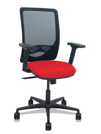 Silla de oficina Zulema con mecanismo Sincro tapizada con Tela color Rojo y malla color Negro. Equipada con lumbar 1D, Brazos 2D y Ruedas 65mm nailon