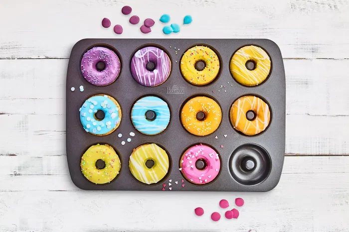 Birkmann 4026883881624 Bandeja para Hornear Donuts Easy Baking, Acero al Carbono Antiadherente, 12 Moldes, 37 x 26 x 2 cm Birkmann 4026883881624 Bandeja para Hornear Donuts Easy Baking, Acero al Carbono Antiadherente, 12 Moldes, 37 x 26 x 2 cm