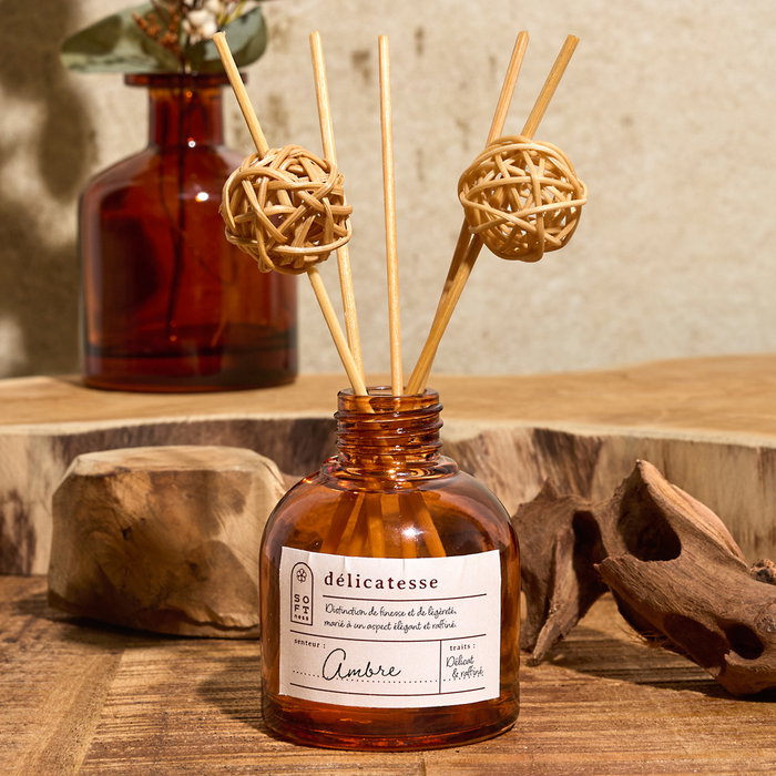 Home Deco Factory Difusor Aromático Cocooning 100 ml con Varillas - Aromas Ámbar, Sándalo o Algodón