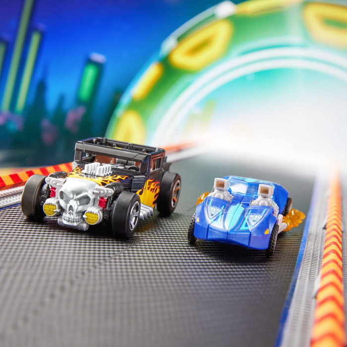 Hasbro Hot Wheels x Transformers Bone Shaker Figura Convertible 12,5 cm