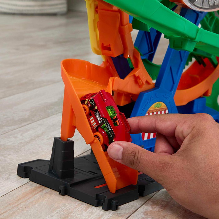Hot Wheels Pista HKX46 Ferris Wheel Whirl con Rueda de la Fortuna Giratoria, Luces y Sonidos - Vehículo Incluido