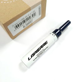 Overvolt HT 6.6 HIGH Lápiz reparador de pintura Verde Flying Satin con pincel aplicador