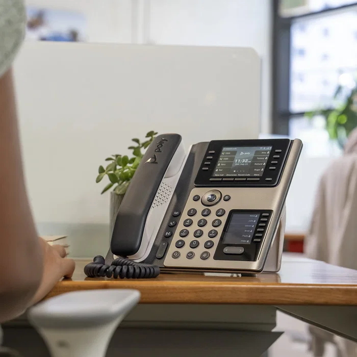 HP Poly Edge E400 Teléfono IP Negro para Oficina con 8 Líneas, PoE, Pantalla IPS, HD Voice, Certificación ENERGY STAR