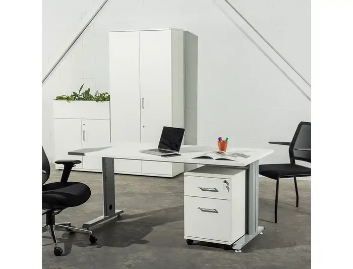 Rocada Silla Confidente Brazos Fijos Estructura Metálica Asiento Tela Ignífuga Respaldo Malla Negro