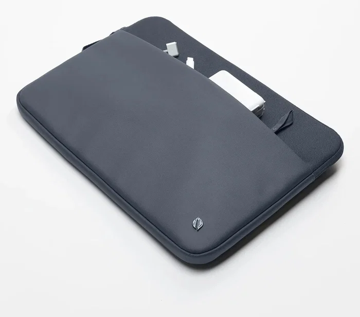 Incase INCO400718-NVY Funda o Maletín para Portátil de 16" (40,6 cm) Color Marina - Protección Acolchada, Poliéster Reciclado ReSpun, Compatible con MacBook Pro y Portátiles