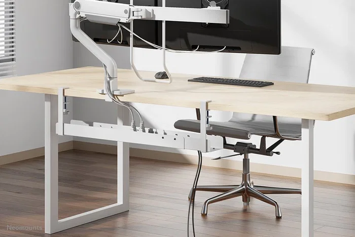 Neomounts ADS07-120WH Bandeja Organizadora de Cables para Escritorio, Ancho Ajustable 80-100-120 cm, Montaje por Abrazadera, Color Blanco
