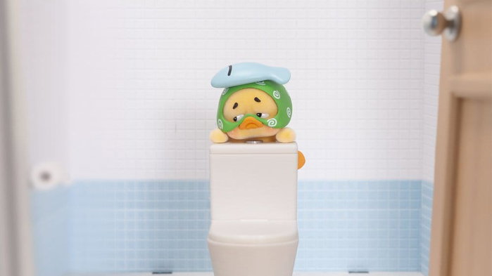 Comansi Pitenaught Upset Duck Small Status Display Blindbox