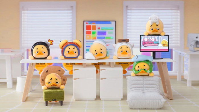 Comansi Pitenaught Upset Duck Small Status Display Blindbox