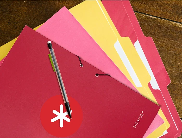 Antartik Carpeta con Gomas Tres Solapas A4 Cartón Forrado Color Frambuesa