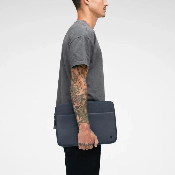 Incase INCO400717-NVY Maletín para Portátil 14" (35,6 cm) Fabricado con Poliéster Reciclado, Compartimento Oculto para AirTag, Crema...