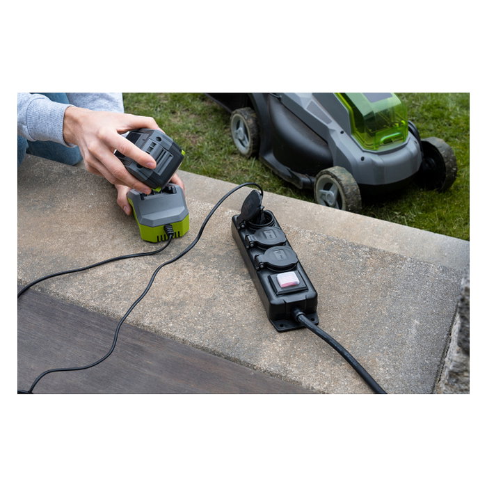 Brennenstuhl Distribuidor de potencia 3 salidas con cable de 2 m H07RN-F3G1.5, Negro