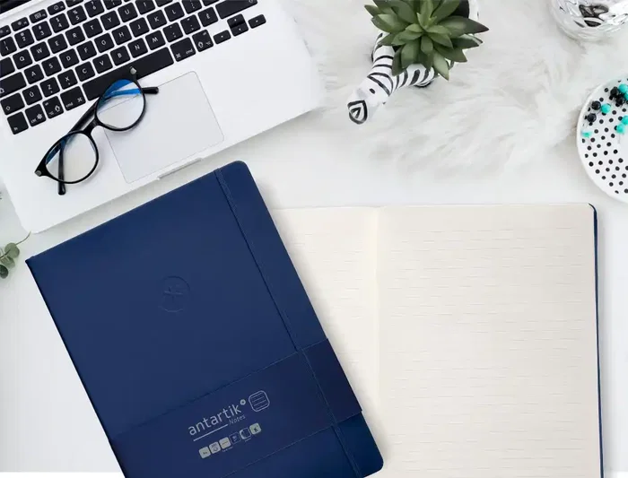 Antartik Cuaderno A4 Tapa Dura Hojas Rayas Azul Marino 100 Hojas 80gr FSC