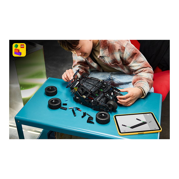 LEGO Technic Batmobile Tumbler 42239 LEGO Technic Batmobile Tumbler 42239