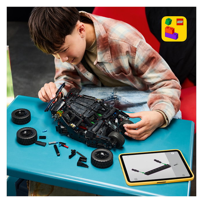 LEGO Technic Batmobile Tumbler 42239 LEGO Technic Batmobile Tumbler 42239