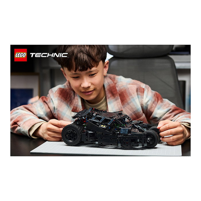 LEGO Technic Batmobile Tumbler 42239 LEGO Technic Batmobile Tumbler 42239