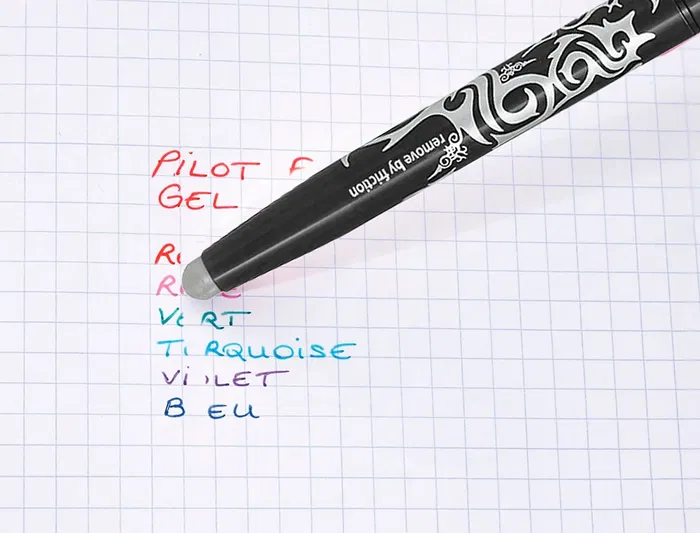Pilot Bolígrafo Frixion Ball Borrable 0,7 mm Punta Media Negro en Blister