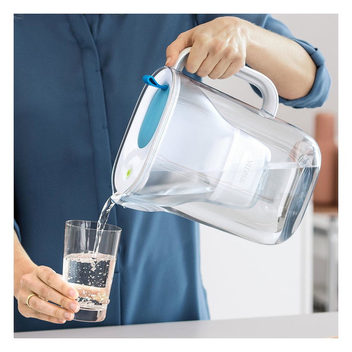 Brita 1051367 Tischwasserfilter Style eco, Botella con Filtro de Agua, 2.4 L, Color Verde, Transparente, Incluye 1 Filtro Maxtra