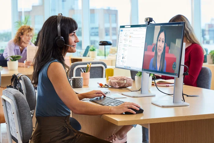 HP Ratón Rechargeable Wireless Mouse 700, Inalámbrico Recargable RF + Bluetooth, 6000 DPI, Botón Copilot, 7 Botones Programables, Ambidiestro, Negro