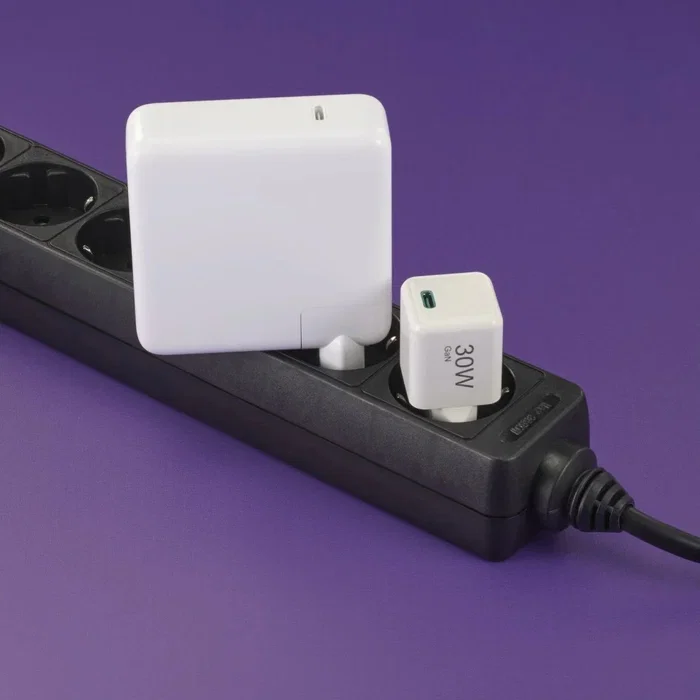 Hama Cargador Rápido USB-C 30W GaN, con Power Delivery y Quick Charge 2.0/3.0, Compacto y Universal para Smartphone y Tablet, Blanco, 00201982 Hama Cargador Rápido USB-C 30W GaN, con Power Delivery y Quick Charge 2.0/3.0, Compacto y Universal para Smartphone y Tablet, Blanco, 00201982