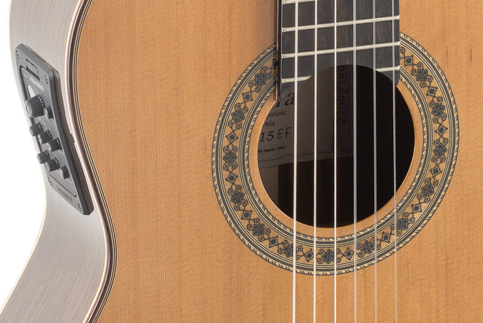 Guitarra Clásica Admira A15 Electrificada con Fishman Serie Artesanía Guitarra Clásica Admira A15 Electrificada con Fishman Serie Artesanía