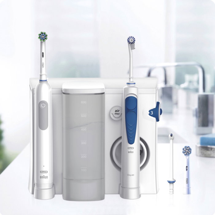 Oral-B Centro Dental Oxyjet 900 e Irrigador con Cepillo Eléctrico Pro 900 y Recambios