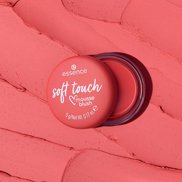 Essence SOFT TOUCH colorete mousse en tono #40-Blushing Berry blush labial y facial 5 gr