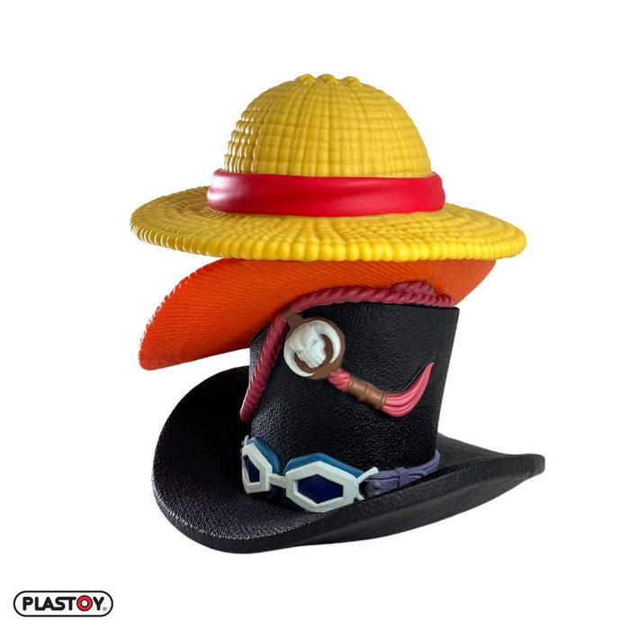 Plastoy Hucha One Piece Stack of Hats Luffy Ace Sabo