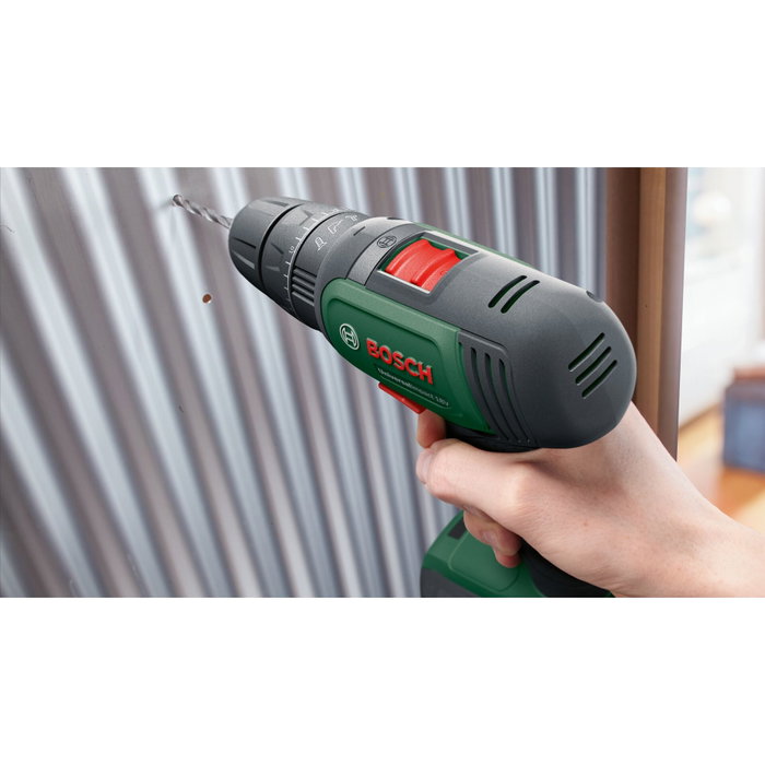 Bosch UniversalImpact 18V con set de accesorios de 241 piezas y 2 baterías de 1.5Ah