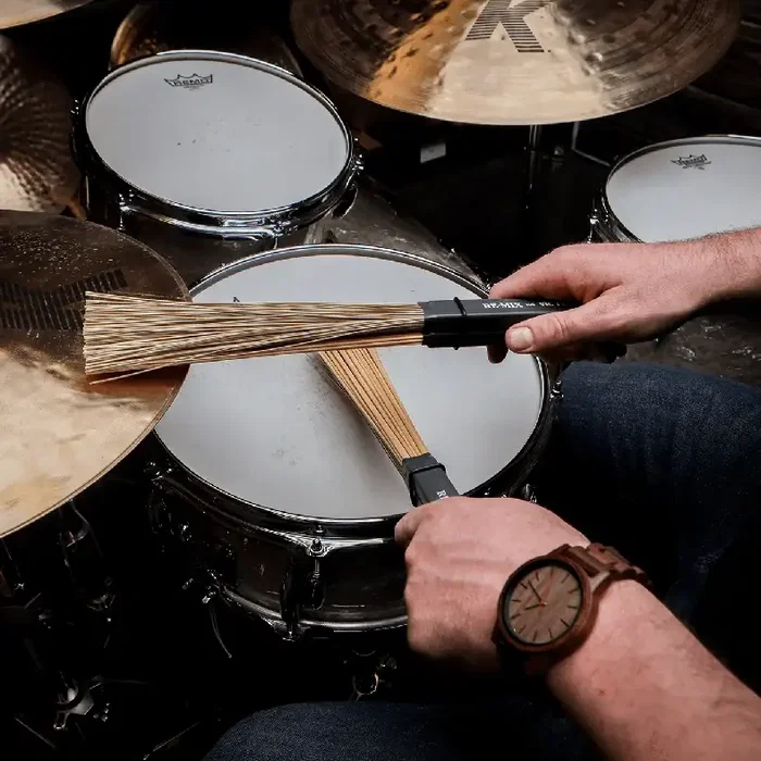 Vic Firth Escobillas RE·MIX Grass & Birch (2 pares) Vic Firth Escobillas RE·MIX Grass & Birch (2 pares)
