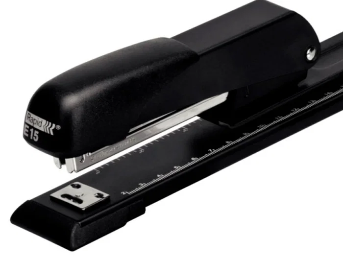 Rapid Grapadora E15 Metálica Brazo Largo Capacidad 20 Hojas Color Negro