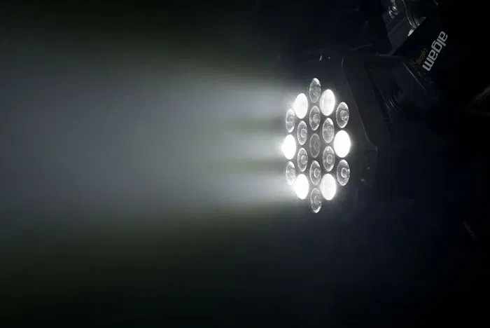 ALGAMLIGHT Mini Par Led 18x1W y 1x3W RGB con Efectos para Noche y Escenario