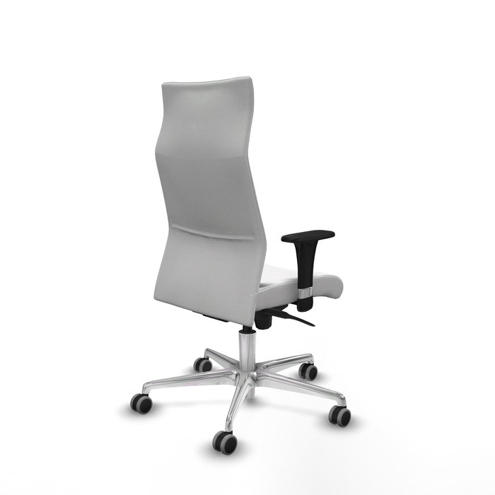 Sillón Albacete con mecanismo Sincro tapizada con Tela color Blanco. Equipado con Base aluminio, Brazos 1D y Ruedas 65 mm parqué