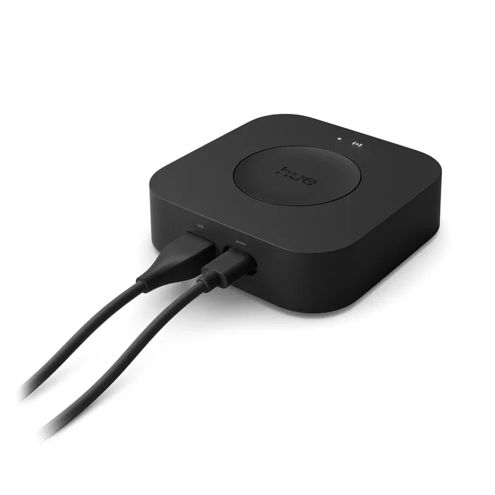 Philips Hue Bridge Pro V3, Hub Inalámbrico Bluetooth para Smart Home, Compatible con Alexa y Google Assistant, Controla hasta 150 Bombillas Philips Hue, Versión UE, Negro