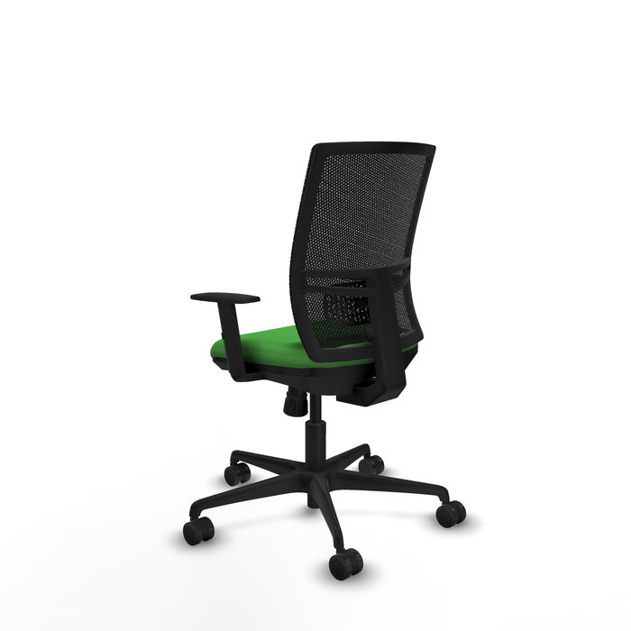 Silla de oficina Yunquera con mecanismo Sincro tapizada con Tela color Verde y malla color Negro. Equipada con lumbar 1D, Brazos 1D y Ruedas 65mm nailon