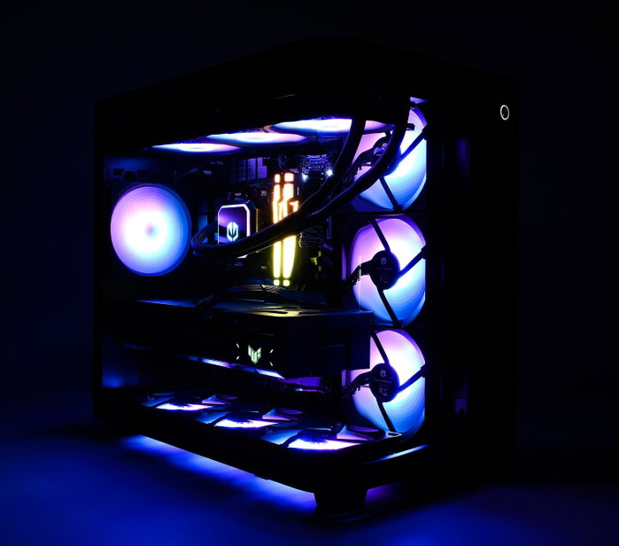 Komputronik Ultimate R770 [M13] PC Sobremesa Ryzen 7 7800X3D, 64GB RAM, RTX 5070, SSD 2TB, sin SO