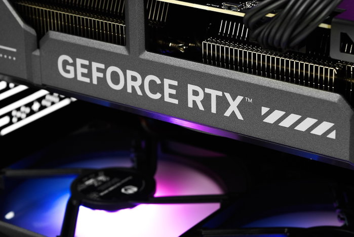 Komputronik Ultimate R770 [M13] PC Sobremesa Ryzen 7 7800X3D, 64GB RAM, RTX 5070, SSD 2TB, sin SO