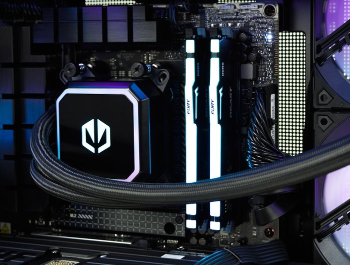 Komputronik Ultimate R770 [M13] PC Sobremesa Ryzen 7 7800X3D, 64GB RAM, RTX 5070, SSD 2TB, sin SO