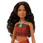 Mattel Disney Princess Muñeca Vaiana Cantarina con canción en inglés, francés, español y portugués, collar y remo, +3 años