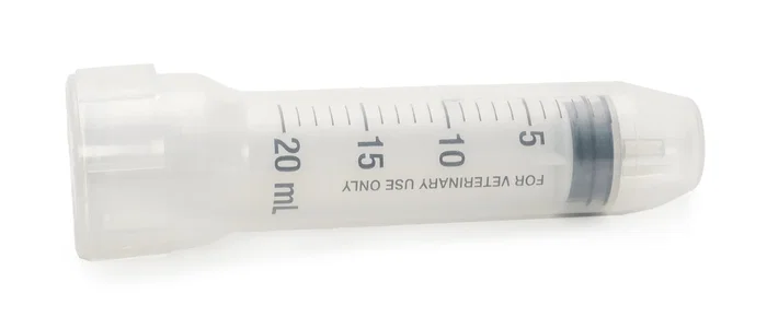 Covetrus - Jeringa 3 Cuerpos, Pack Resistente de 50 Unidades, 20 mL, con Cono Luer para Uso Profesional Covetrus - Jeringa 3 Cuerpos, Pack Resistente de 50 Unidades, 20 mL, con Cono Luer para Uso Profesional