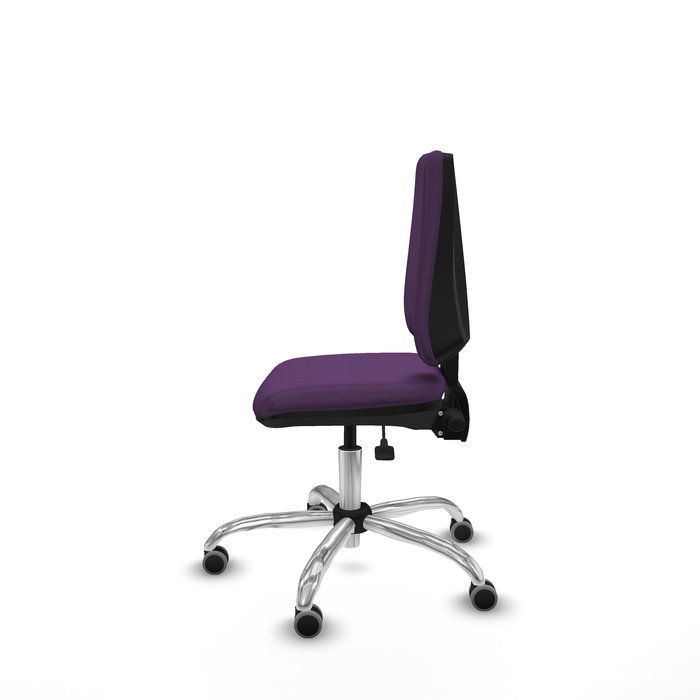 Silla de oficina Elche con mecanismo Asincro tapizada con Tela color Morado. Equipada con Base cromada, Sin brazos y Ruedas 65 mm parqué