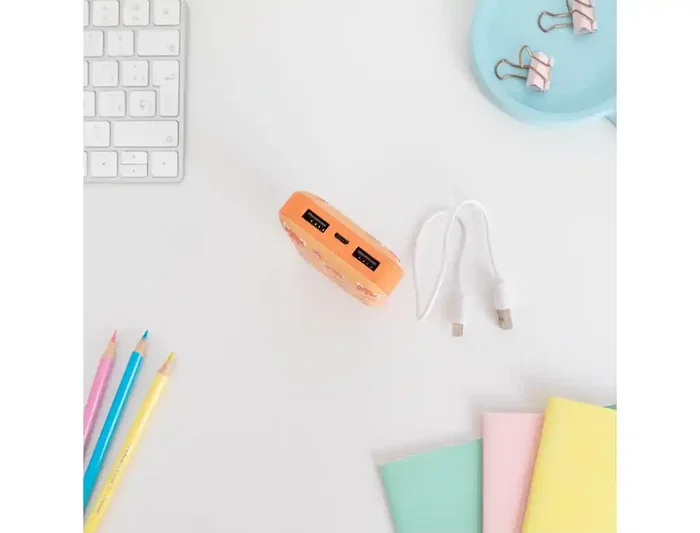 Wondee Batería Externa 10.000 mAh Panda Rojo - Energía Extra con Divertido Diseño