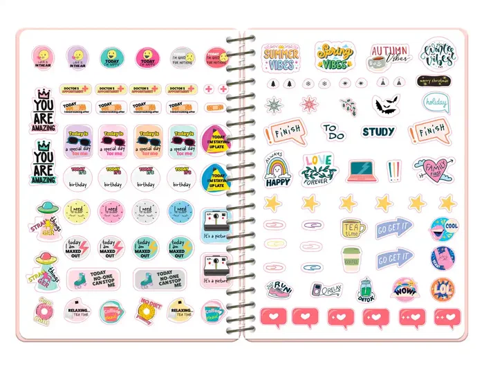 Liderpapel Agenda Escolar 2026-2027 Fantasy, Formato Día Página A5+, Tapa Dura, Espiral, Interior Bilingüe con Papel FSC 80g, Incluye Pegatinas