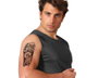 Tatuaje temporal brazo estilo tribal maorí en negro