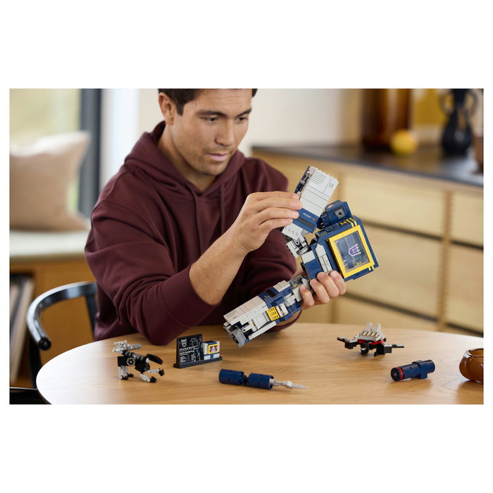 LEGO Icons Transformers: Soundwave 10358