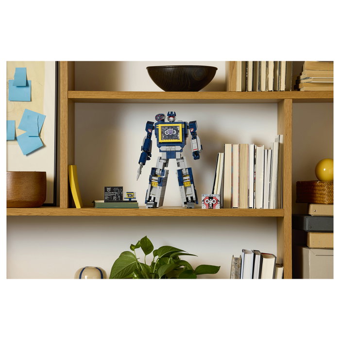 LEGO Icons Transformers: Soundwave 10358
