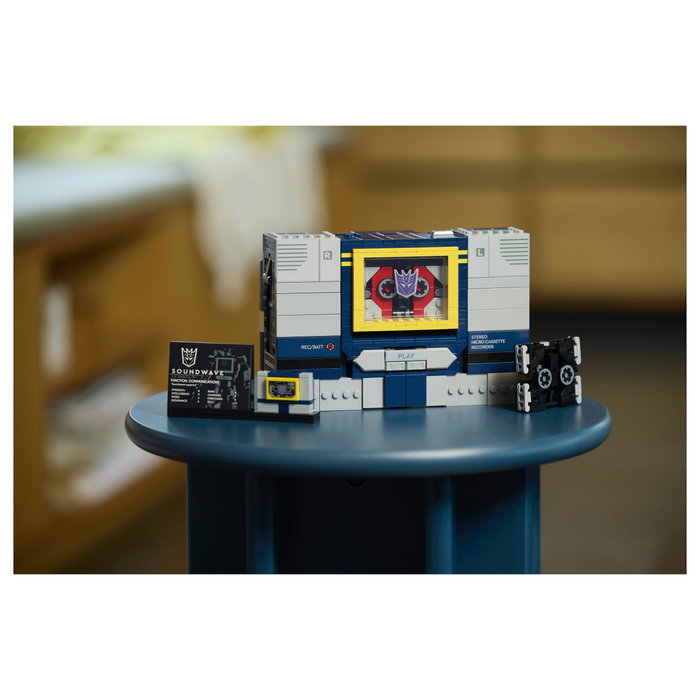 LEGO Icons Transformers: Soundwave 10358