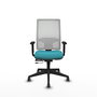 Silla de oficina Horna con mecanismo Sincro/Traslack tapizada con Tela color Turquesa y malla color Blanco. Equipada con lumbar 1D, Brazos 1D y Ruedas 65 mm parqué