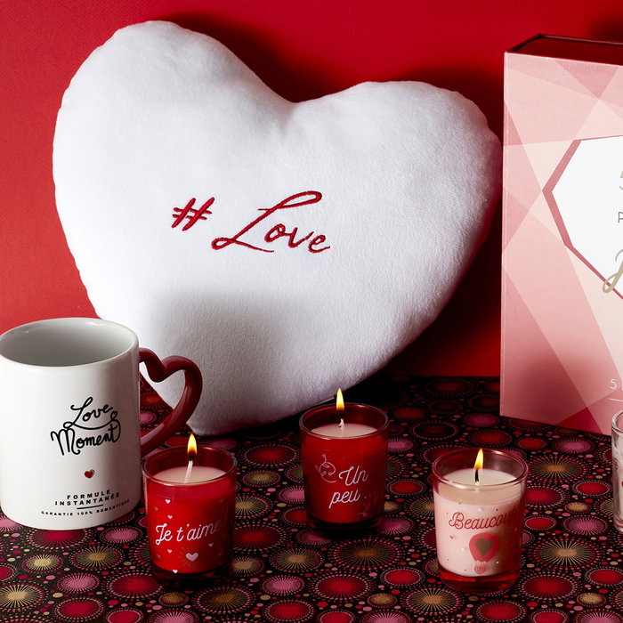 The Concept Factory Cojín Corazón Terciopelo con Bordado #Love Colores Surtidos 30x6x30 cm