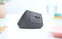 Logitech MX Vertical Ratón Ergonómico Inalámbrico Negro/Gris